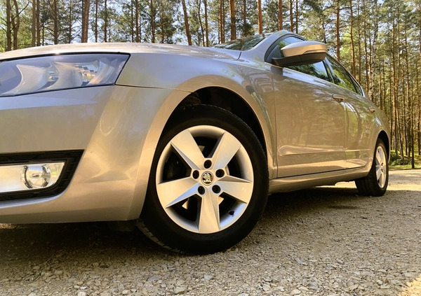 Skoda Octavia cena 29600 przebieg: 209000, rok produkcji 2013 z Strzyżów małe 407